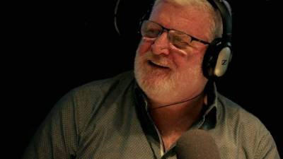 El relator y periodista estaba internado desde el martes 16 por complicaciones respiratorias debido al COVID-19. Foto sport890.