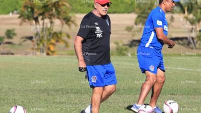 Manuel Keosseián en el primer entrenamiento del 2019 con Olimpia.