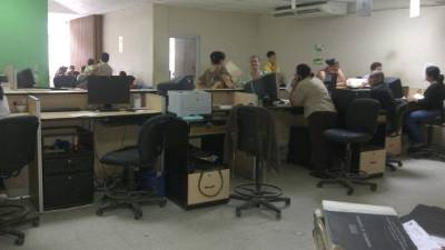 Los sampedranos tienen que irse con las manos vacías cuando el personal del RNP les dice que no tienen papel.