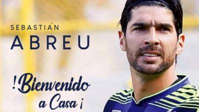 Sebastián 'Loco' Abreu dirigirá al Santa Tecla, pero seguirá activo como futbolista.