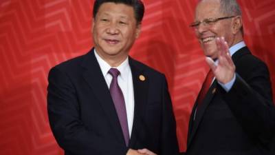 Los presidentes de China y Perú en la APEC. Foto: AFP/Cris Bouroncle