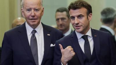 El presidente de Estados Unidos, Joe Biden, y el presidente de Francia, Emmanuel Macron.