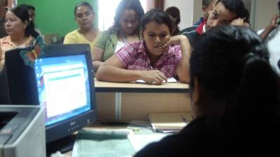Las investigaciones continúan para algunos empleados de todas las oficinas del Registro del país.