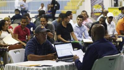 Proceso. El Gimnasio Municipal fue la sede de la feria que se realizó desde el martes en la ciudad.