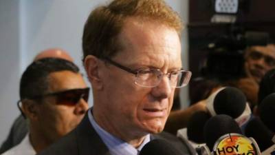El embajador de Estados Unidos en Honduras, James Nealon.