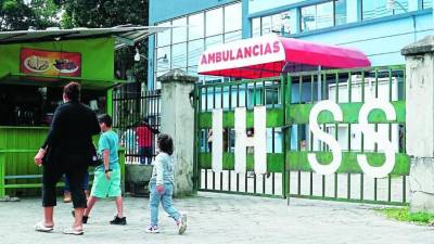 <b>Los centros médicos del Seguro Social ya rebasaron su capacidad operativa, pero no hay planes de nuevos hospitales.</b>