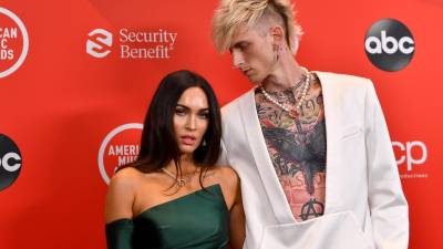 Megan Fox y Machine Gun Kelly en los premios American Music Awards.