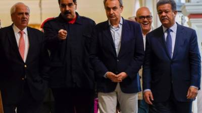 Ernesto Samper, Nicolás Maduro, José Luis Rodríguez Zapatero y Leonel Fernández. Foto: AFP/Juan Barreto