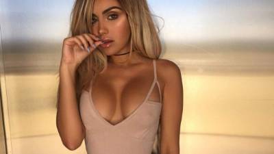 La bella Alexa Dellanos quiere empezar una nueva vida.