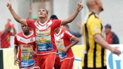 Rony Martínez, celebrando su gol contra el Real España.