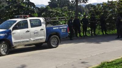 Las autoridades policiales indicaron que a las 8:00 am les avisaron que en ese lugar había un cadáver.