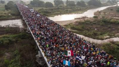 Más de 7,000 migrantes centroamericanos recorren México en su ruta hacia EEUU./AFP.