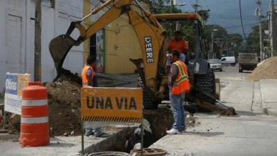 Las cuadrillas trabajan a todo vapor en la 7 calle.