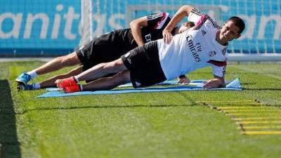 'Chicharito' Hernández entrenó en Valdebebas por primera vez.