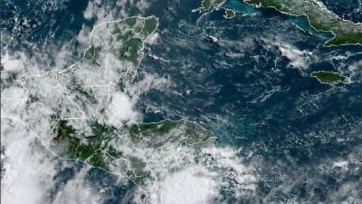 Una perturbación en el norte de Guatemala avanza hacia el Golfo de México con pronóstico de convertirse en tormenta tropical.