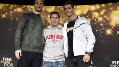 Cristiano Ronaldo junto a Leo Messi y Manuel Neuer en la rueda de prensa.