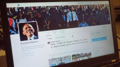 Obama se describe en Twitter como padre, esposo y el presidente número 44 de EUA.