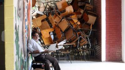 Encapuchados imponen su anarquía en la Unah.