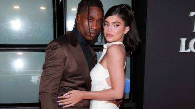 Travis Scott y Kylie Jenner en el reciente estreno del documental 'Look Mom I Can Fly'.