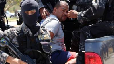 Fuerzas de seguridad trasladaron a Carlos Arnaldo Lobo a Tegucigalpa después de que fue capturado en San Pedro Sula el pasado 27 de marzo.