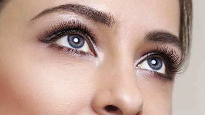 Podrá disfrutar de unas pestañas atractivas, alargadas, gruesas y fabulosas.