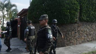 Ayer en la tarde fue allanada esta casa en la colonia Trejo, en la que afirman que estuvo el papá de Mario Zelaya.