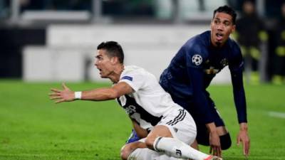 Cristiano Ronaldo no pudo evitar la derrota de la Juventus ante Manchester United. FOTO AFP.