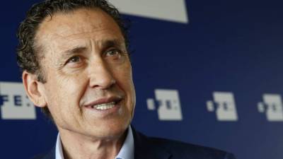 Jorge Valdano, hoy durante su entrevista en la que presentó su último libro 'Fútbol: el juego infinito'. Foto EFE/ Ángel Díaz.