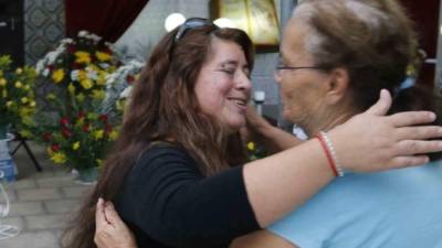 Doña Ovida Cárdenas está destrozada por la muerte de su hijo Walter López