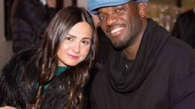 Habla de David Suazo es referirse a uno de los mejores futbolistas hondureños de la historia. El catracho no solo anotó muchos goles, también conquistó el corazón de una hermosa italiana.