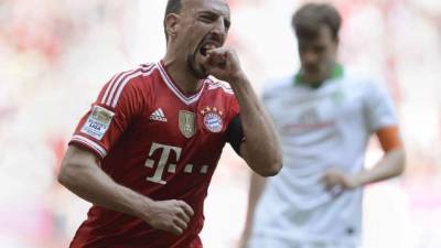 Ribéry celebrando su gol contra el Werder Bremen.