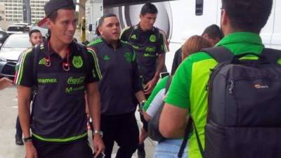 La selección mexicana a su llegada a Houston. Foto Twitter FMF