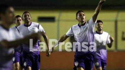 Óscar Padilla (derecha) celebrando su gol contra el Honduras Progreso.