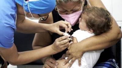 Hasta la fecha se han vacunado a más de 3,700 niños de un año. Foto: Amílcar Izaguirre.