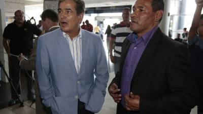 Jorge Luis Pinto compartió con el entrenador José Valladares.