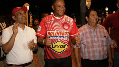 Pavón aceptó el reto de dirigir el Vida luego de que se le venciera su contrato con el Marathón.