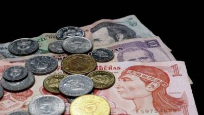 Las monedas de cincuenta centavos son las más usadas en el país.