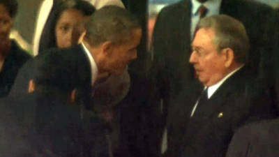 El presidente de Estados Unidos, Barack Obama, saludó a su homólogo de Cuba, Raúl Castro, a pesar de las diferencias políticas que hay entre las dos naciones.
