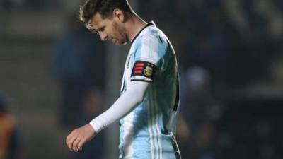 De momento se desconoce la gravedad que pueda tener la lesión de Messi.