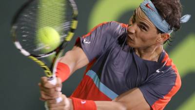 Andy Murray (4) que regresa de una lesión, perdió contra el germano Florian Mayer por 3-6, 6-4 y 6-2