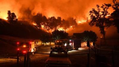 El Pentágono anunció el lunes que enviaría a 200 soldados para ayudar a los bomberos en el combate de los incendios. AFP