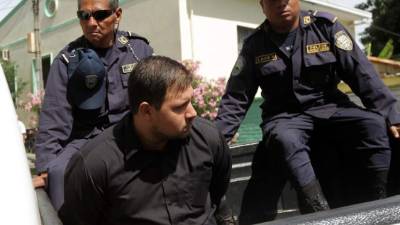 A eso de las 10:00 am Rigoberto Andrés Paredes Vélez fue trasladado a los juzgados capitalinos para la audiencia de declaración de imputado.