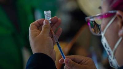 Vacunas de Pfizer y Moderna han demostrado su efectividad en mujeres embarazadas./AFP.
