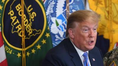 Donald Trump visitó la frontera para exhibir su firmeza con México.