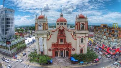 La catedral San Pedro Apóstol de San Pedro Sula ubicada en el centro de la ciudad.