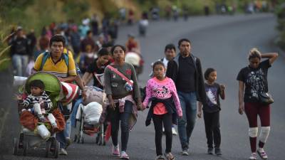 La caravana de migrantes avanza lentamente por el sur de México con el objetivo de llegar a la frontera con EEUU.