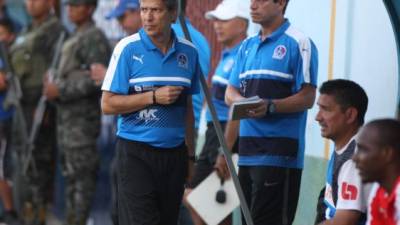 El entrenador colombiano Carlos Restrepo es el timonel del Olimpia.