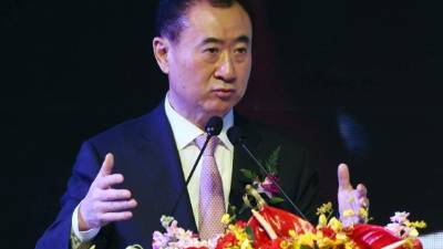 Wang Jianlin adquirió el 20% del capital del club de fútbol español Atlético de Madrid.