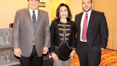 Christian Vandejully, Carolina Handal de Canahuati y Gabriel Vargas.