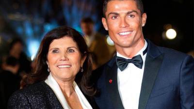 Dolores Aveiro y su hijo Cristiano Ronaldo en una foto de archivo.